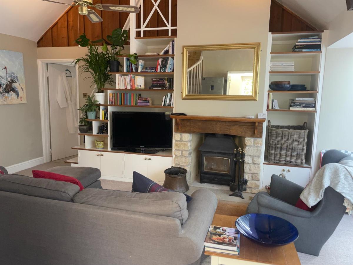 Gorgeous Country Cottage On Outskirts Of Bath With Wood Fired Hot Tub Midford Extérieur photo