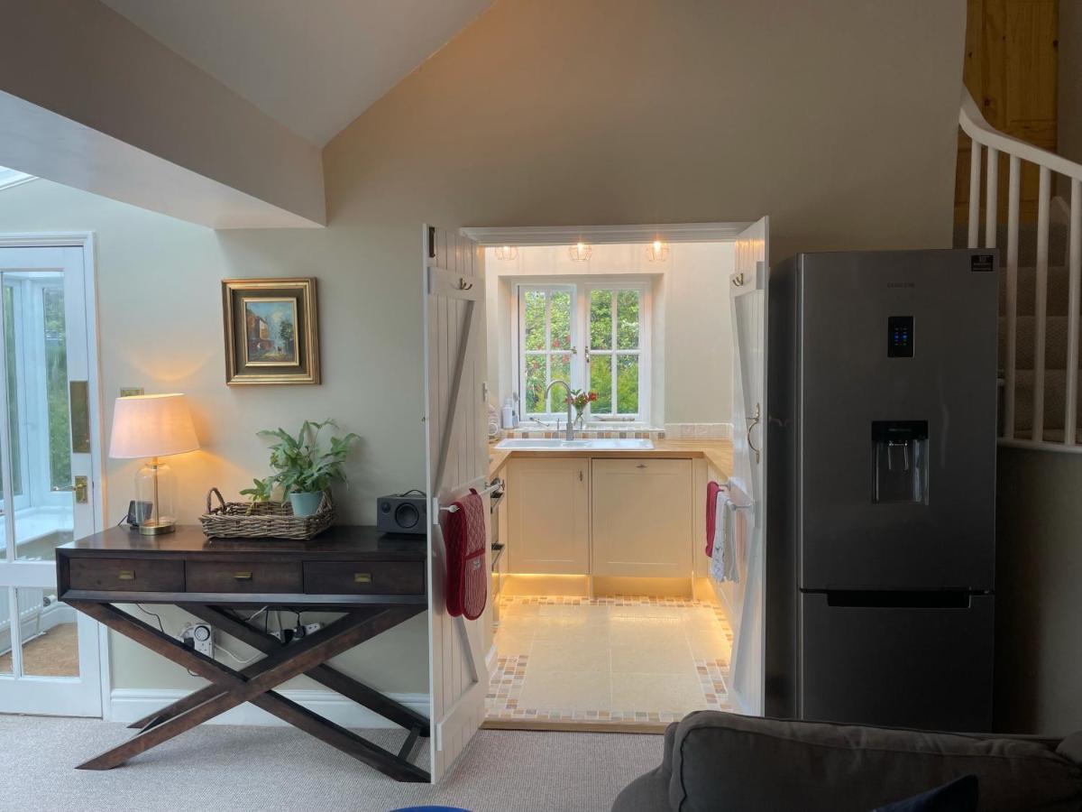 Gorgeous Country Cottage On Outskirts Of Bath With Wood Fired Hot Tub Midford Extérieur photo