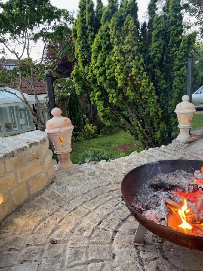 Gorgeous Country Cottage On Outskirts Of Bath With Wood Fired Hot Tub Midford Extérieur photo